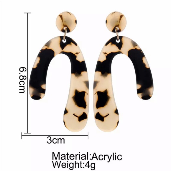 Geometric Dangle Earrings (Bloggers Favorite) - Picture 3 of 4